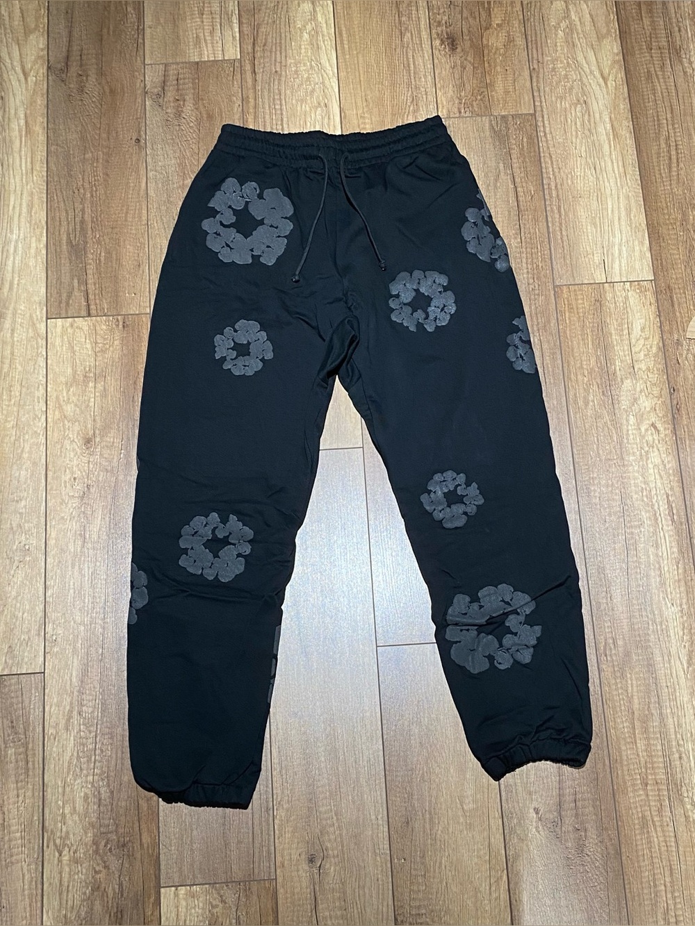 Denim Tears Monochrome Black Jogger Pants with floral design Mens Size Medium